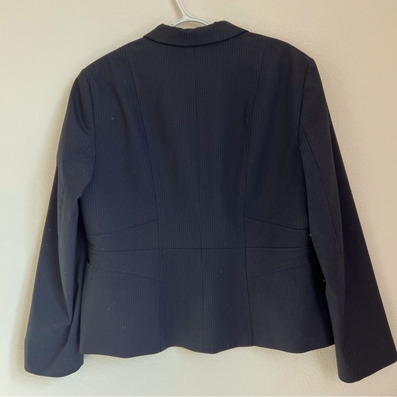 Vintage black stripe blazer - Picture 2 of 6